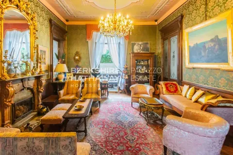 Century Castle Panoramic View of the lake, 27 bedrooms in Lesa - Lake Maggiore expensive for sale For Super Rich