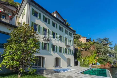 Renovated historic Villa Lake View with private dock and pool, 5 bedrooms in Lake Como buy for sale For Super Rich