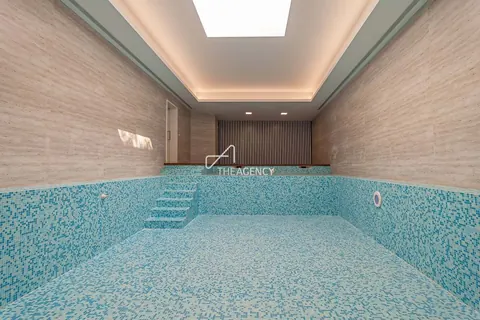 Majestic House Indoor Swimming Pool , 6 bedrooms in Cedofeita, Porto properties for sale For Super Rich