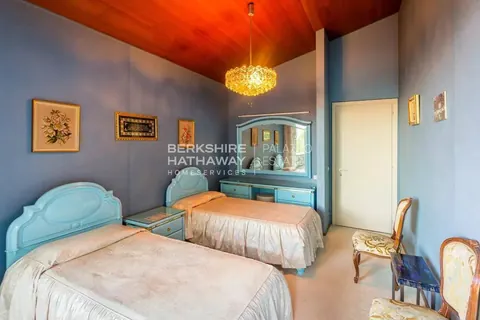 Elegant Villa Mountain View Lake View, 7 bedrooms in Campione d'Italia exclusive for sale For Super Rich