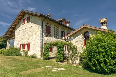 Premium Villa Panoramic View Mountain View, 12 bedrooms in Belluno available for sale For Super Rich