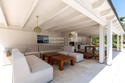 Colonial-style House Panoramic View 10-hectare park, 6 bedrooms in Massarosa top for sale For Super Rich