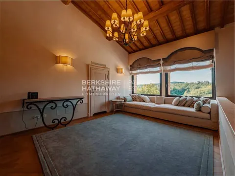 Luxury Complex Business Panoramic View on the hills, 9 bedrooms in Siena - Tuscany top for sale For Super Rich