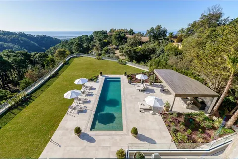 High-end Villa 10 cars Indoor & outdoor pool & sauna, 6 bedrooms in Benahavis - La Zagaleta - Marbella 5825614 for sale For Super Rich