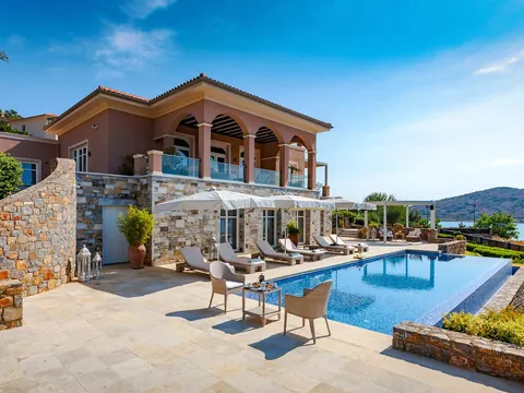 Premium Villa Panoramic View, 3-minute walk from the private beach, 6 bedrooms in Crete