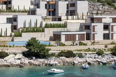 Modern Villa Beach Front direct access to the natural rocky beach, 4 bedrooms in Primosten New for sale For Super Rich