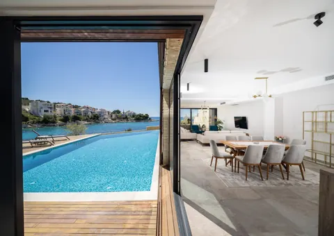 Modern Villa Beach Front direct access to the natural rocky beach, 4 bedrooms in Primosten ultra luxury for sale For Super Rich