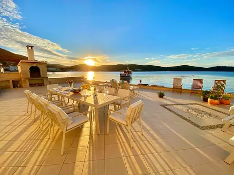 Premium Villa waterfront first row to the sea on the island of Vis, 9 bedrooms in Vis island Used for sale For Super Rich
