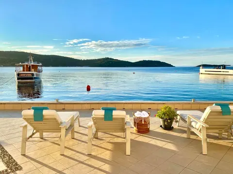 Premium Villa waterfront first row to the sea on the island of Vis, 9 bedrooms in Vis island