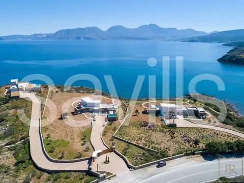 Luxury Villa Seashore spectacular heated pool, 6 bedrooms in Corfu Used for sale For Super Rich