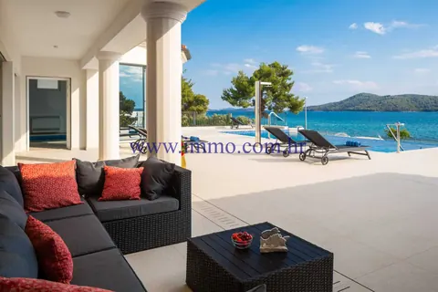 Luxury Villa Beautiful blue sea view basketball court, 7 bedrooms in Sibenik image for sale For Super Rich
