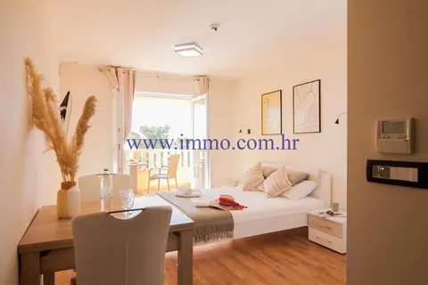 Elegant Hotel 4* hotel picturesque tourist resort First row to sea, 36 bedrooms in Sea Brac value for sale For Super Rich