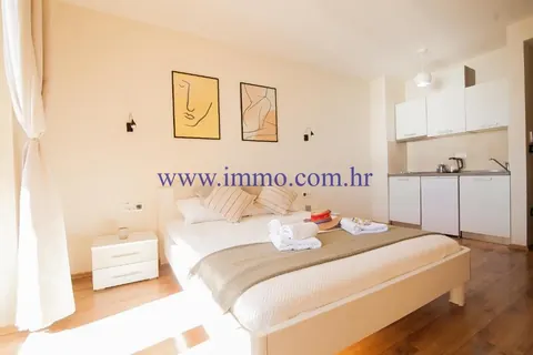Elegant Hotel 4* hotel picturesque tourist resort First row to sea, 36 bedrooms in Sea Brac Classified ads for sale For Super Rich