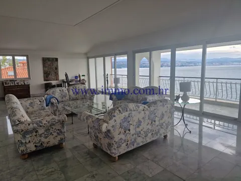 Elegant Villa Panoramic view of the sea Beach front, 4 bedrooms in Opatija buy for sale For Super Rich