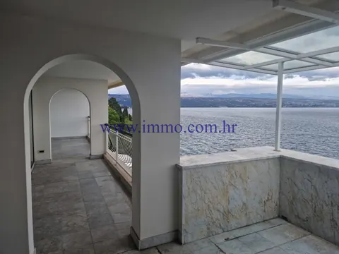Elegant Villa Panoramic view of the sea Beach front, 4 bedrooms in Opatija value for sale For Super Rich