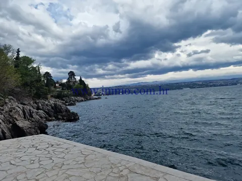 Elegant Villa Panoramic view of the sea Beach front, 4 bedrooms in Opatija Used for sale For Super Rich