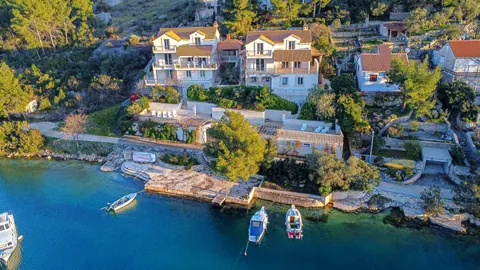 Luxury Villa private moorings for the boats waterfront, 10 bedrooms in Brac island
