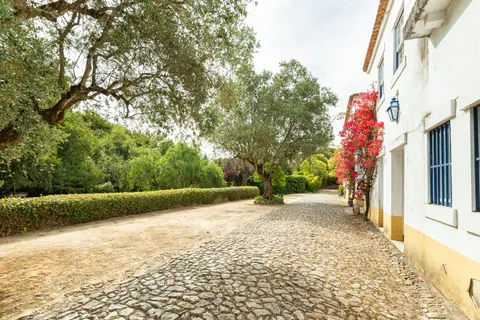 Medieval Ranch/Farm 16th century. Medieval Palace, 10 bedrooms in Belas photo for sale For Super Rich