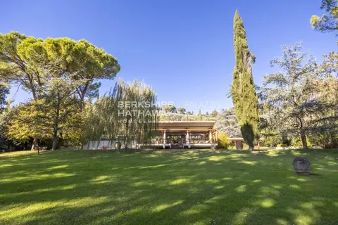 Architectural Villa large swimming pool, 6 bedrooms in Florence ITO3040 for sale For Super Rich Architectural Villa large swimming pool, 6 bedrooms in Florence ITO3040 for sale For Super Rich