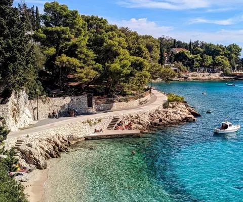 Premium Villa Water Front 1st Front line, 7 bedrooms in Solta island value for sale For Super Rich
