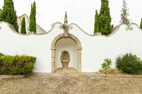 Medieval Ranch/Farm 16th century. Medieval Palace, 10 bedrooms in Belas properties for sale For Super Rich