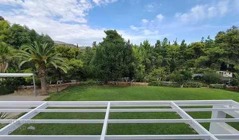 Elegant Villa Private huge Garden large swimming pool, 4 bedrooms in Voula property for sale For Super Rich