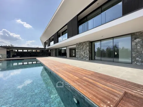 Contemporary Villa Panoramic View Pool, jacuzzi, and a waterfall, 6 bedrooms in Nicosia available for sale For Super Rich