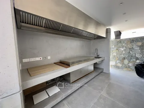 Contemporary Villa Panoramic View Pool, jacuzzi, and a waterfall, 6 bedrooms in Nicosia best for sale For Super Rich