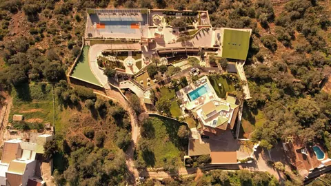 Luxury Villa Sea View Tennis court, 5 bedrooms in Loulé OH2640 for sale For Super Rich