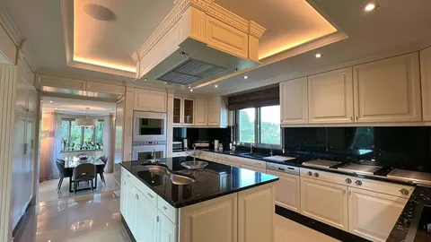 Luxury Villa Panoramic View Cinema, 4 bedrooms in Loulé available for sale For Super Rich