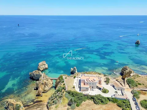 ONE-OF-THE-KIND Villa Beach Front Panoramic View, 7 bedrooms in Lagos available for sale For Super Rich