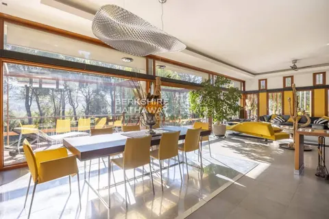 Architectural Villa large swimming pool, 6 bedrooms in Florence price for sale For Super Rich Architectural Villa large swimming pool, 6 bedrooms in Florence price for sale For Super Rich