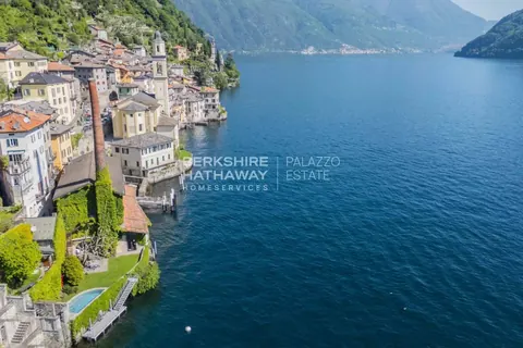 Century 17th House Panoramic view, swimming pool and pier, 16 bedrooms in Brienno - Lake Como Used for sale For Super Rich