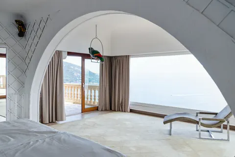 Luxury Villa Beach Front with unrivalled views, 7 bedrooms in Mallorca photo for sale For Super Rich