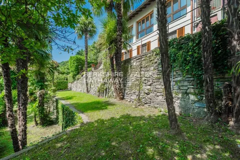 Century Castle Castello Thomson, 8 bedrooms in Carate Urio - Lake Como expensive for sale For Super Rich