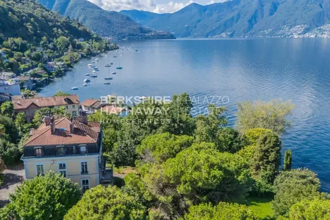 Historic Villa Lake View, direct access to a private beach, Coming soon bedrooms in Gerra best for sale For Super Rich