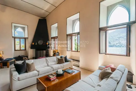 Century Castle Castello Thomson, 8 bedrooms in Carate Urio - Lake Como photo for sale For Super Rich
