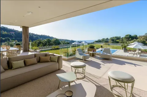 High-end Villa 10 cars Indoor & outdoor pool & sauna, 6 bedrooms in Benahavis - La Zagaleta - Marbella available for sale For Super Rich