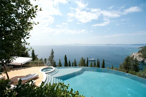 Luxury Villa Il Sole Estate Seafront, 12 bedrooms in Corfu New for sale For Super Rich Luxury Villa Il Sole Estate Seafront, 12 bedrooms in Corfu New for sale For Super Rich