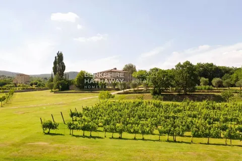 Luxury Complex Business Panoramic View on the hills, 9 bedrooms in Siena - Tuscany value for sale For Super Rich