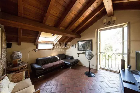 Elegant Villa Panoramic lake view, 9 bedrooms in Blevio - Como top for sale For Super Rich