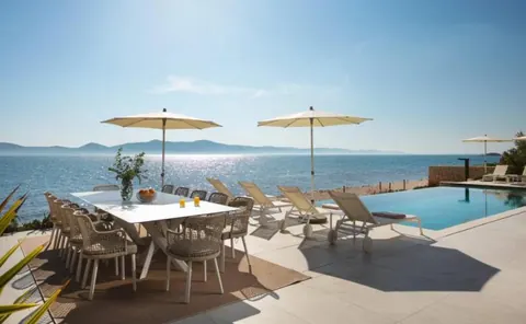 Modern Villa Beach Front Elevator, 6 bedrooms in Zadar available for sale For Super Rich Modern Villa Beach Front Elevator, 6 bedrooms in Zadar available for sale For Super Rich