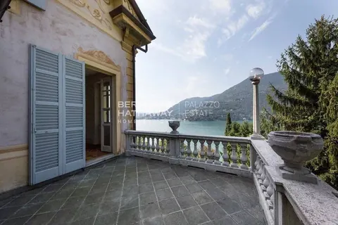 Elegant Villa Panoramic lake view, 9 bedrooms in Blevio - Como value for sale For Super Rich