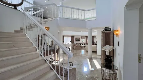 Luxury Villa Sea View Tennis court, 5 bedrooms in Loulé luxury for sale For Super Rich