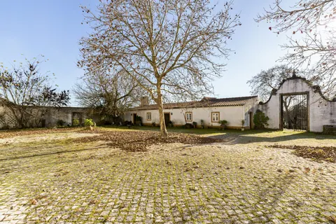 Century Ranch/Farm Panoramic View 16th century, 10 bedrooms in Casais e Alviobeira - Tomar real estate for sale For Super Rich