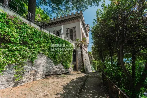 Century Castle Castello Thomson, 8 bedrooms in Carate Urio - Lake Como deal for sale For Super Rich
