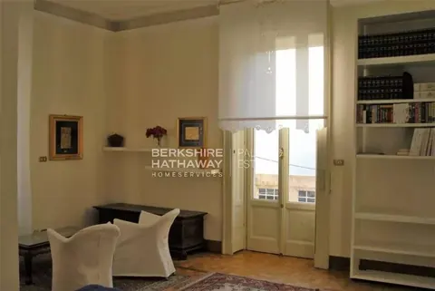 Historic Villa Lake View, 6 bedrooms in Faggeto Lario - Lake Como price for sale For Super Rich