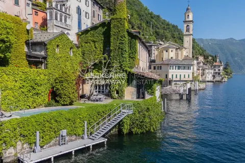 Century 17th House Panoramic view, swimming pool and pier, 16 bedrooms in Brienno - Lake Como exclusive for sale For Super Rich