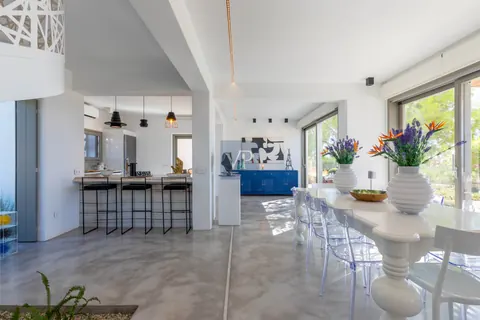 Architectural Villa Del Mar panoramic sea views, 5 bedrooms in Paros Classified ads for sale For Super Rich Architectural Villa Del Mar panoramic sea views, 5 bedrooms in Paros Classified ads for sale For Super Rich