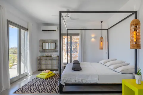 Architectural Villa Del Mar panoramic sea views, 5 bedrooms in Paros image for sale For Super Rich Architectural Villa Del Mar panoramic sea views, 5 bedrooms in Paros image for sale For Super Rich
